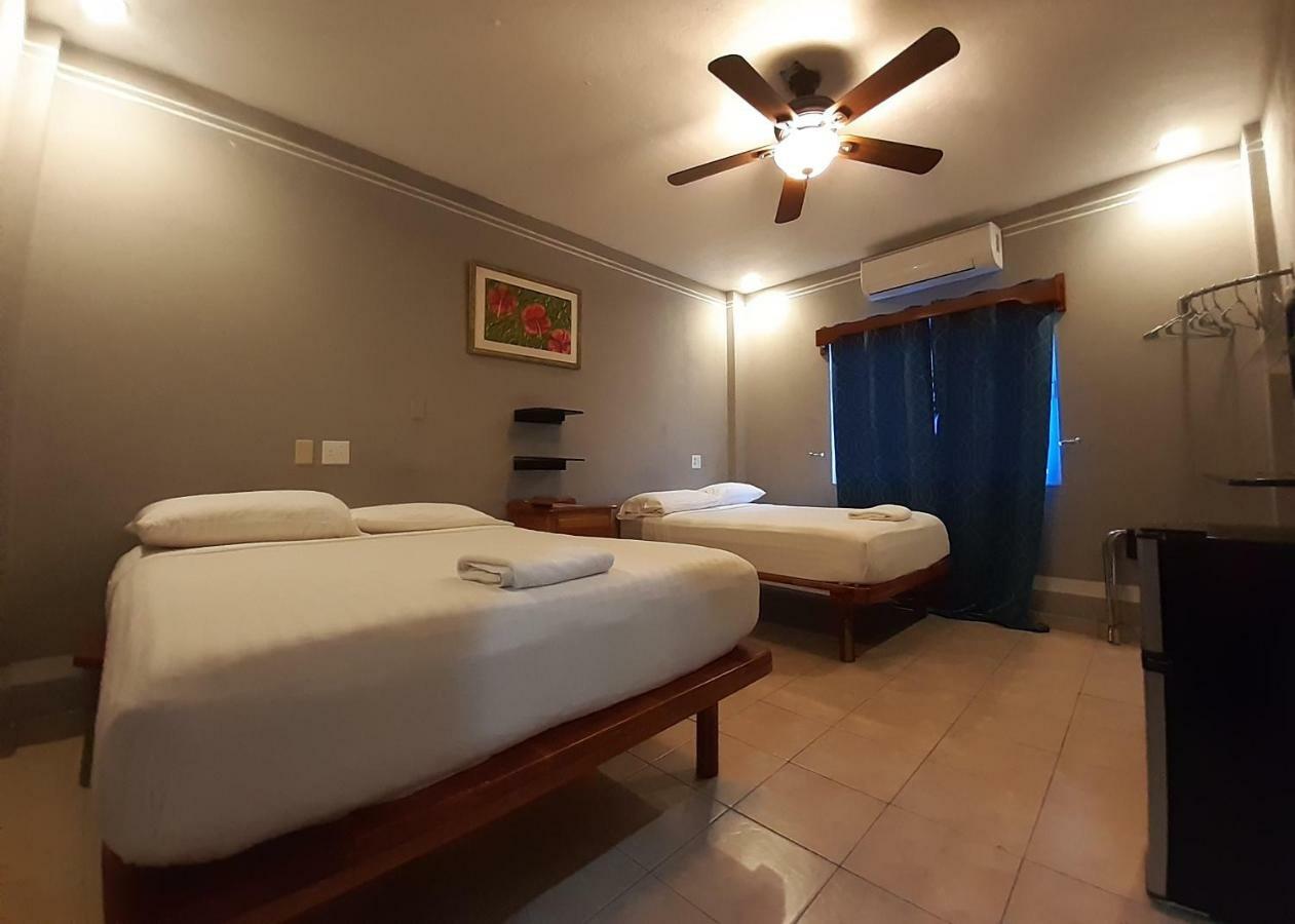 Maya Bella Downtown Hotel San Ignacio Buitenkant foto