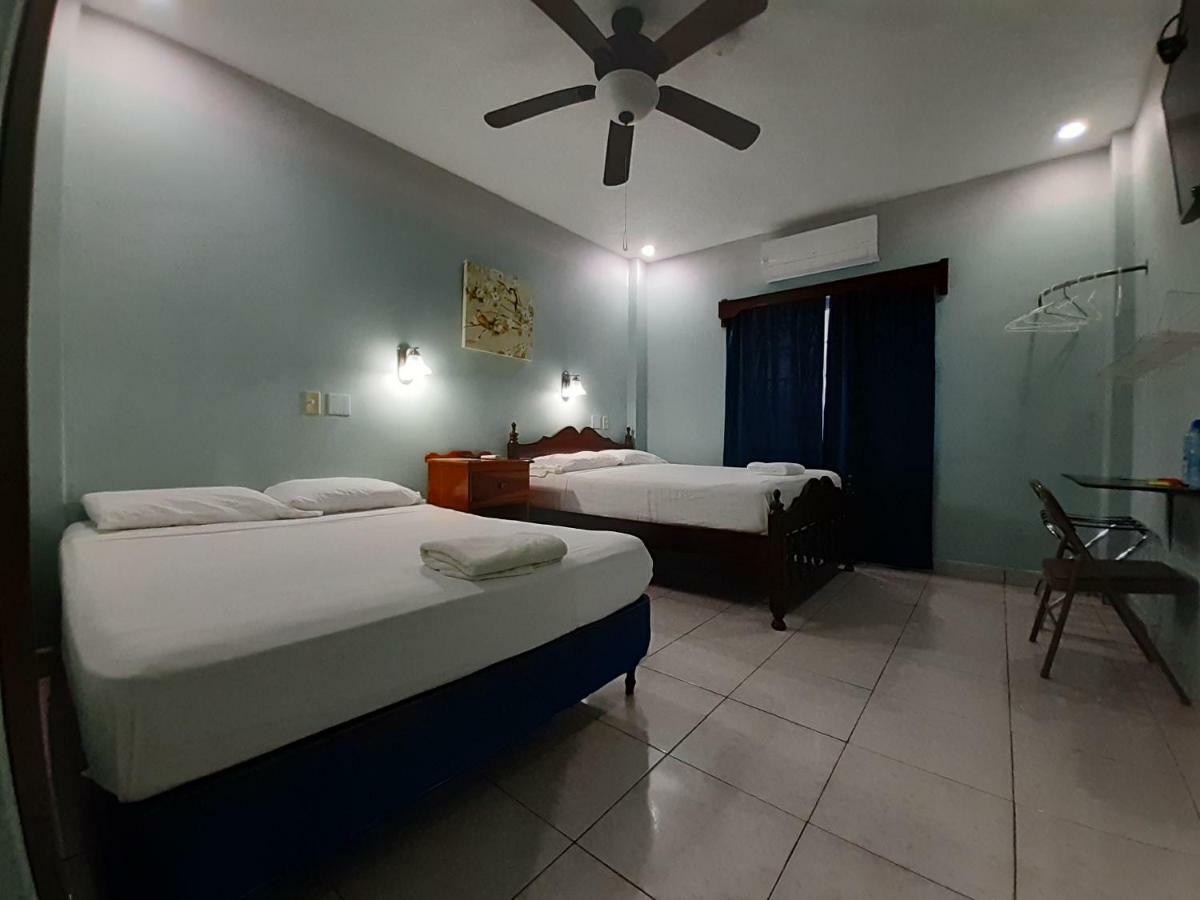 Maya Bella Downtown Hotel San Ignacio Buitenkant foto